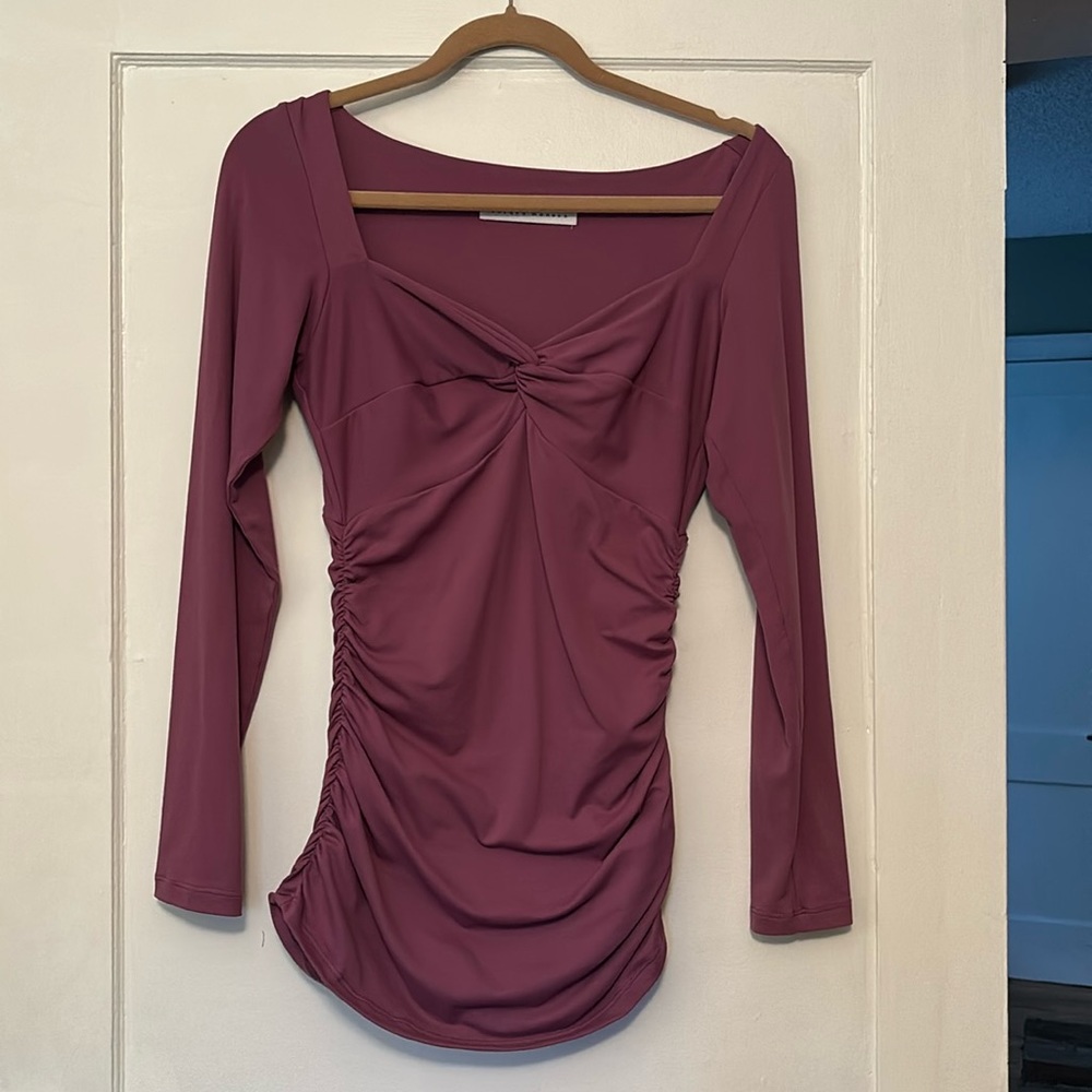 Susana Monaco twist front ruched long sleeve top color Grape Jam Sz M